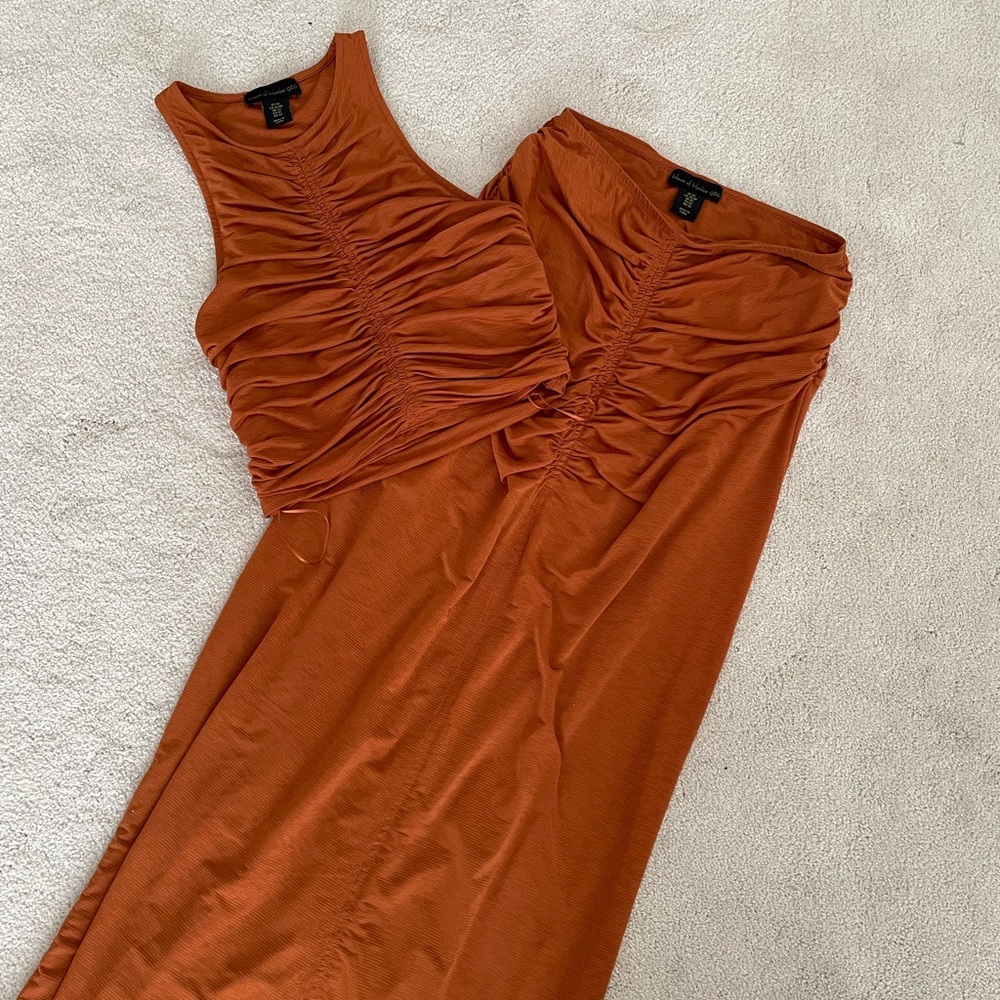 HOUSE OF HARLOW 1960 RUST ORANGE RUCHED TOP AND SKIRT SET